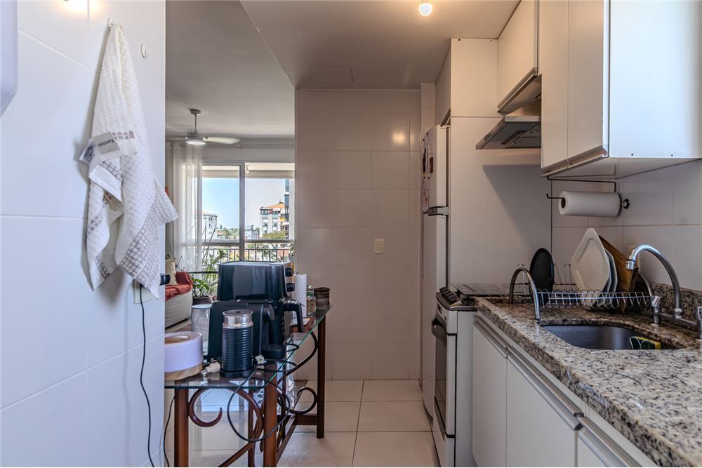 Apartamento à venda com 2 quartos, 75m² - Foto 51
