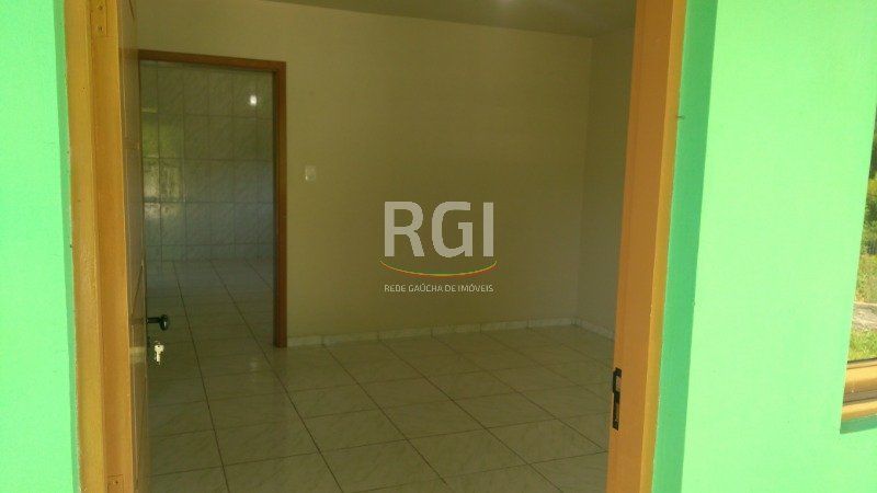 Casa à venda com 3 quartos, 100m² - Foto 2