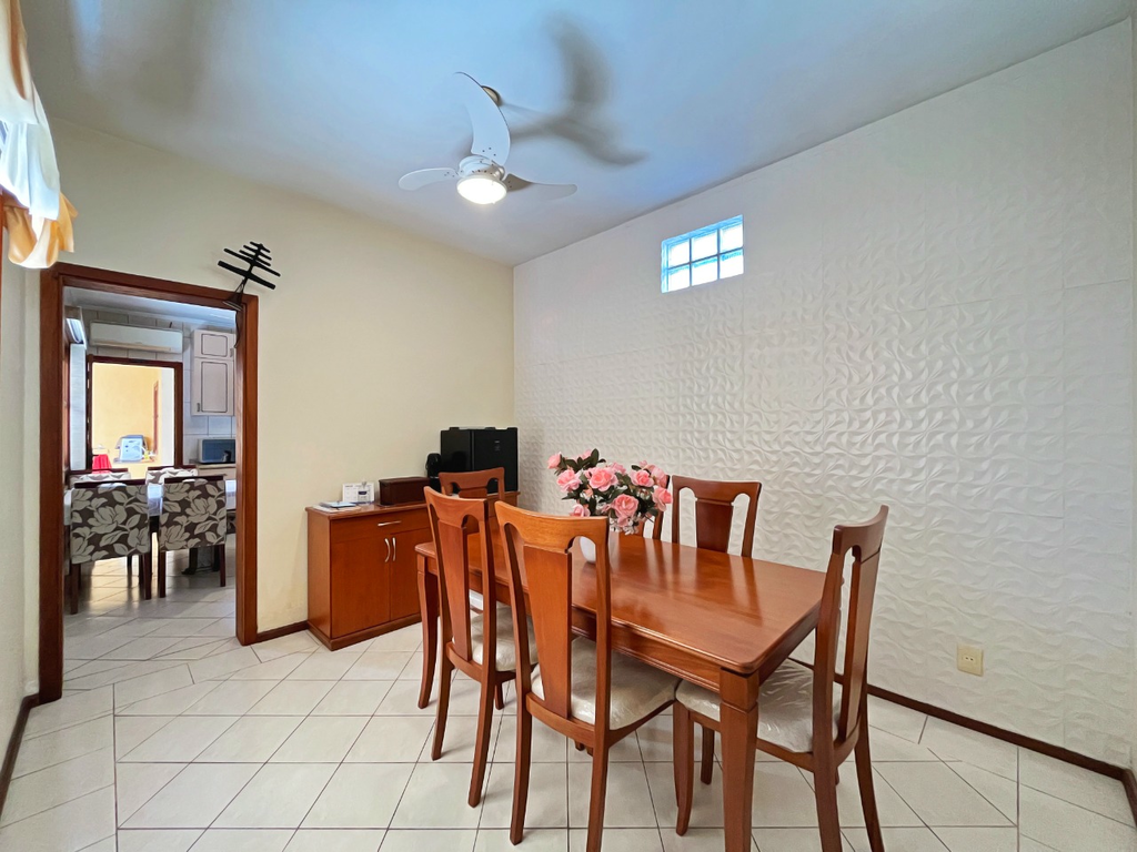 Casa, 3 quartos, 211 m² - Foto 3