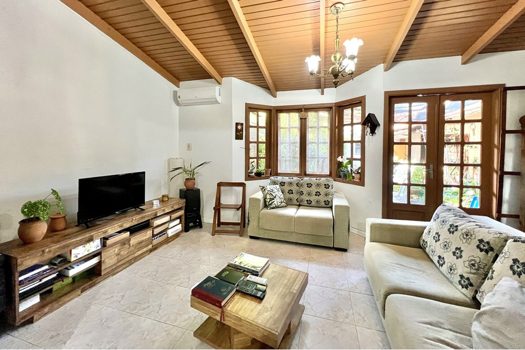 Casa, 3 quartos, 261 m² - Foto 2