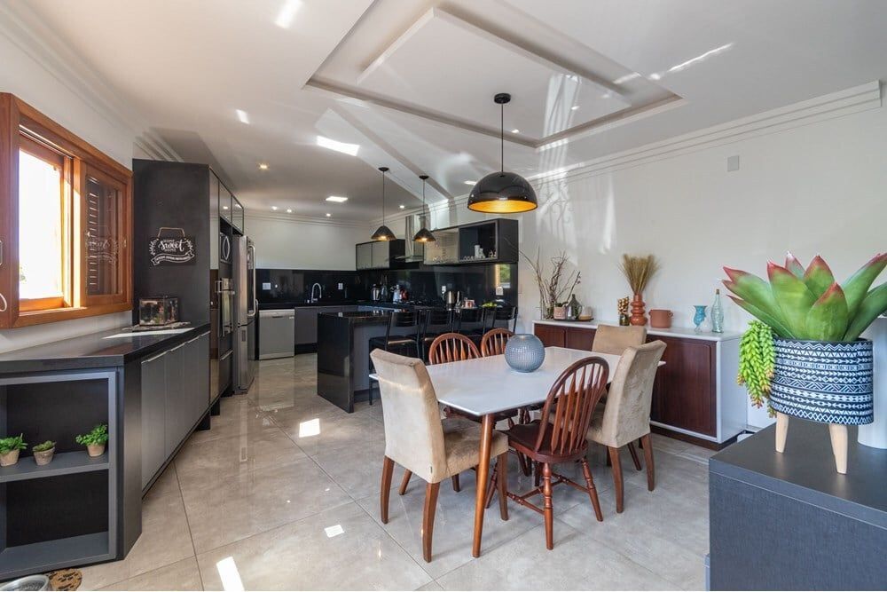 Casa de Condomínio à venda com 3 quartos, 262m² - Foto 4