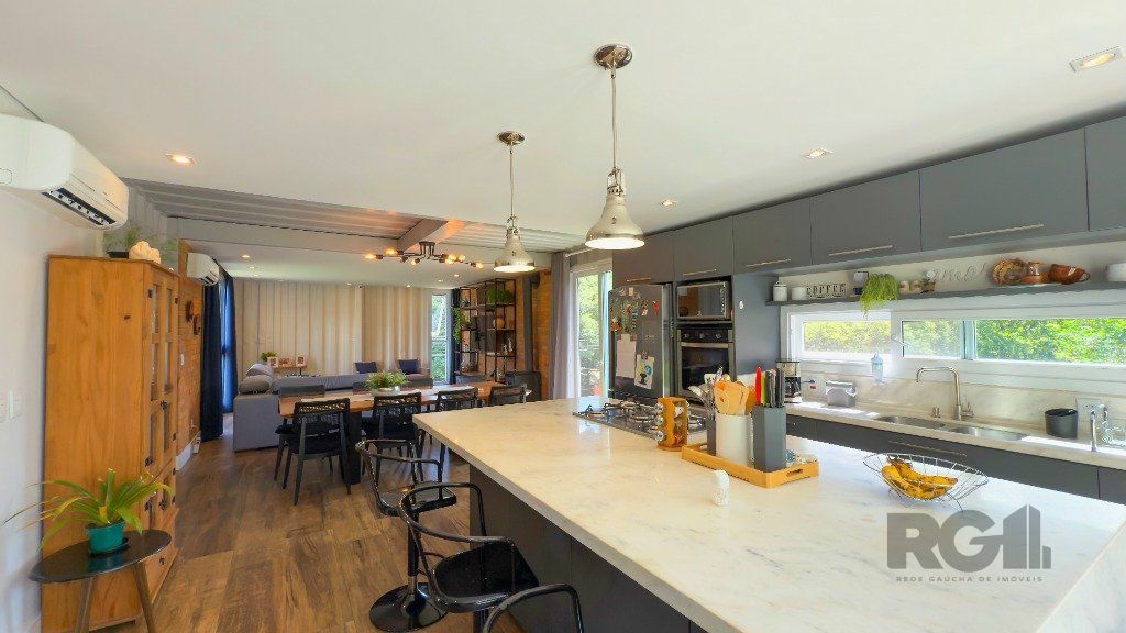 Casa à venda com 3 quartos, 334m² - Foto 3