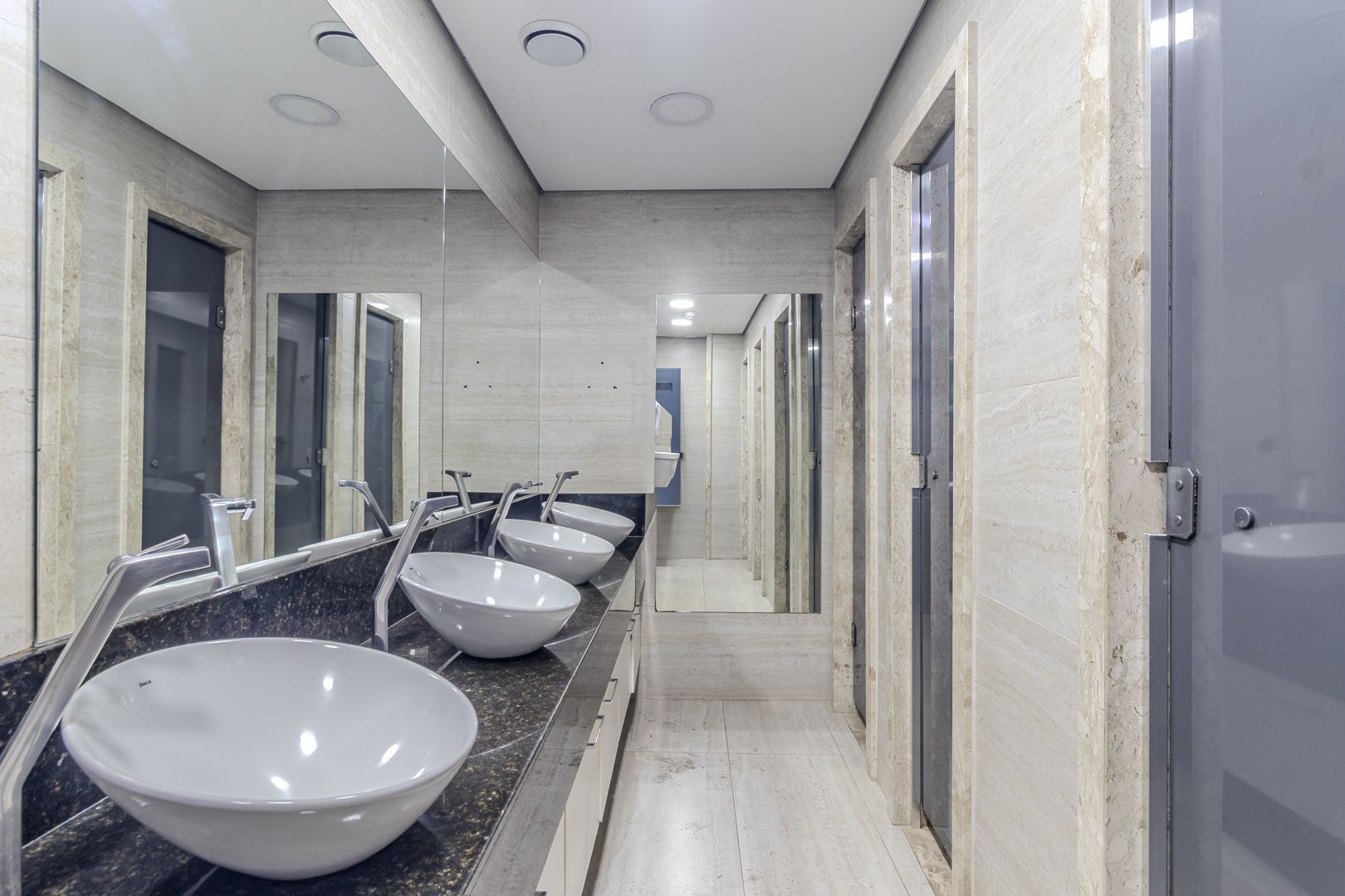 Prédio Inteiro para alugar com 4 quartos, 3451m² - Foto 92