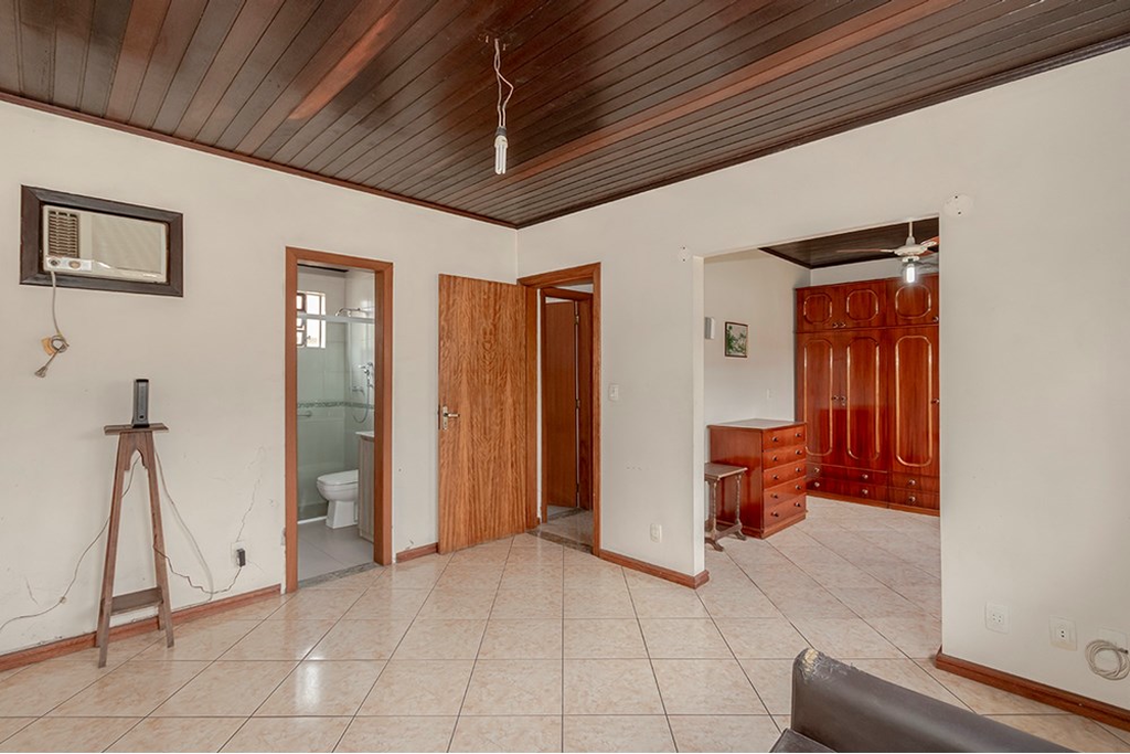 Casa à venda com 4 quartos, 197m² - Foto 3