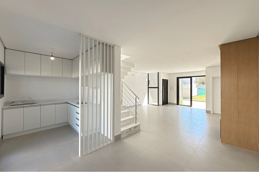 Casa à venda com 3 quartos, 144m² - Foto 1