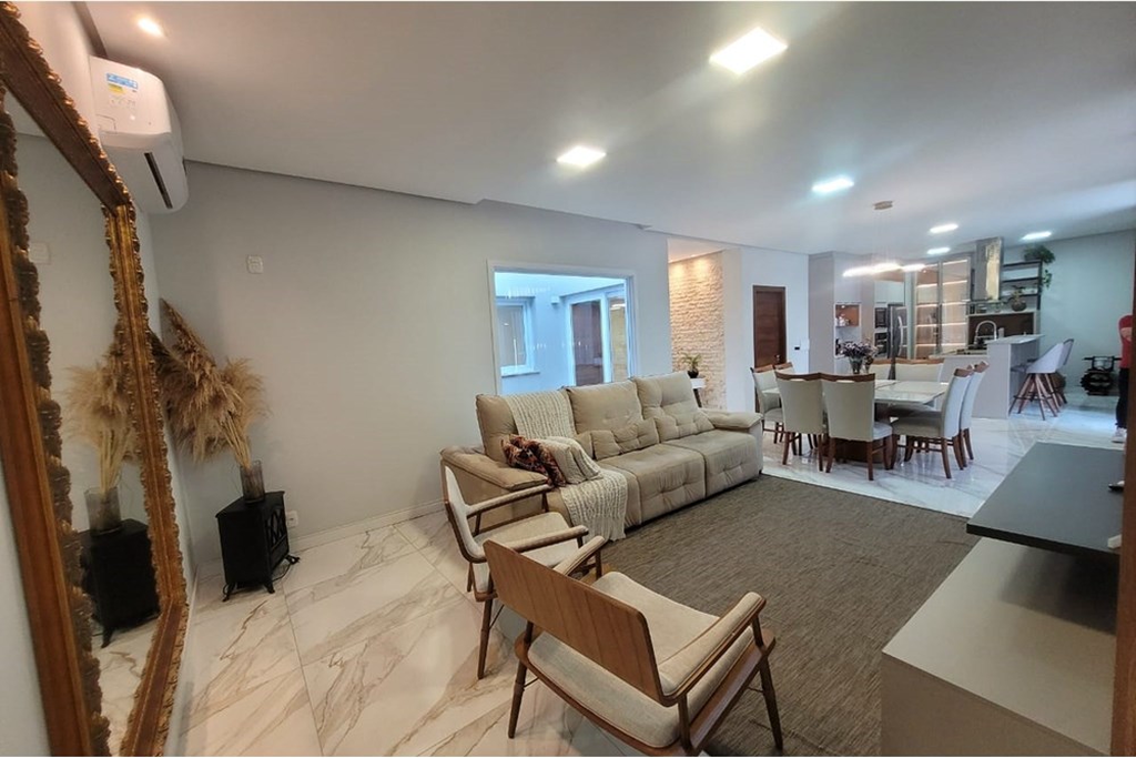 Casa, 4 quartos, 324 m² - Foto 1