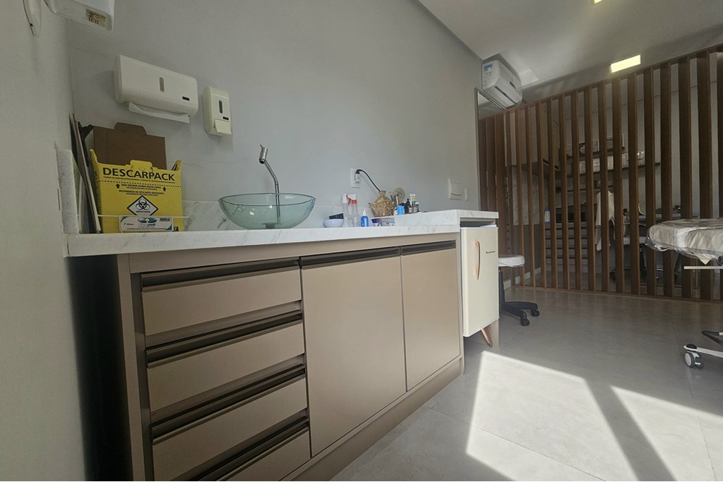 Casa à venda com 4 quartos, 326m² - Foto 17