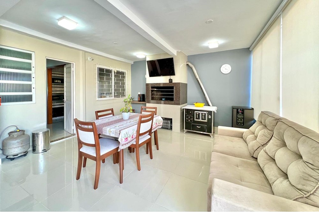 Casa à venda com 2 quartos, 101m² - Foto 4