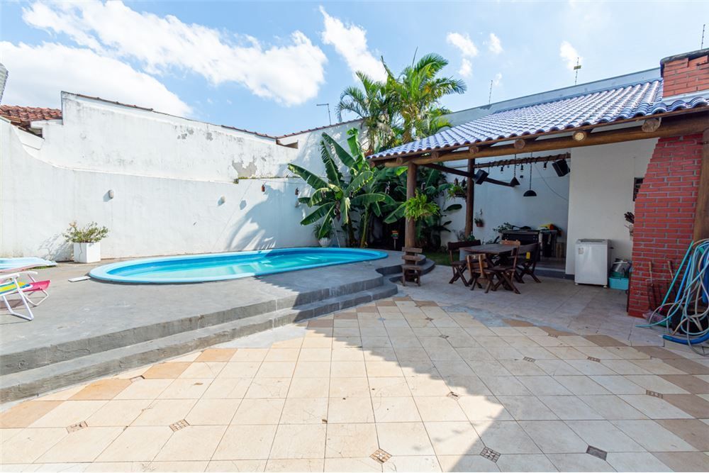 Casa à venda com 4 quartos, 295m² - Foto 2