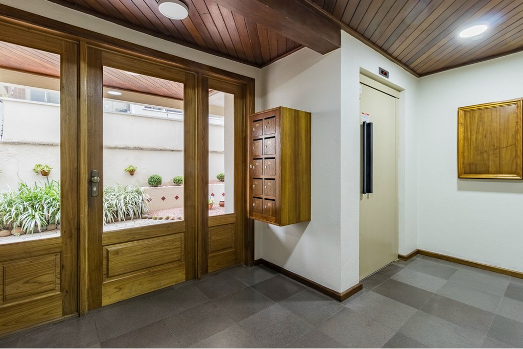 Apartamento à venda com 2 quartos, 75m² - Foto 5