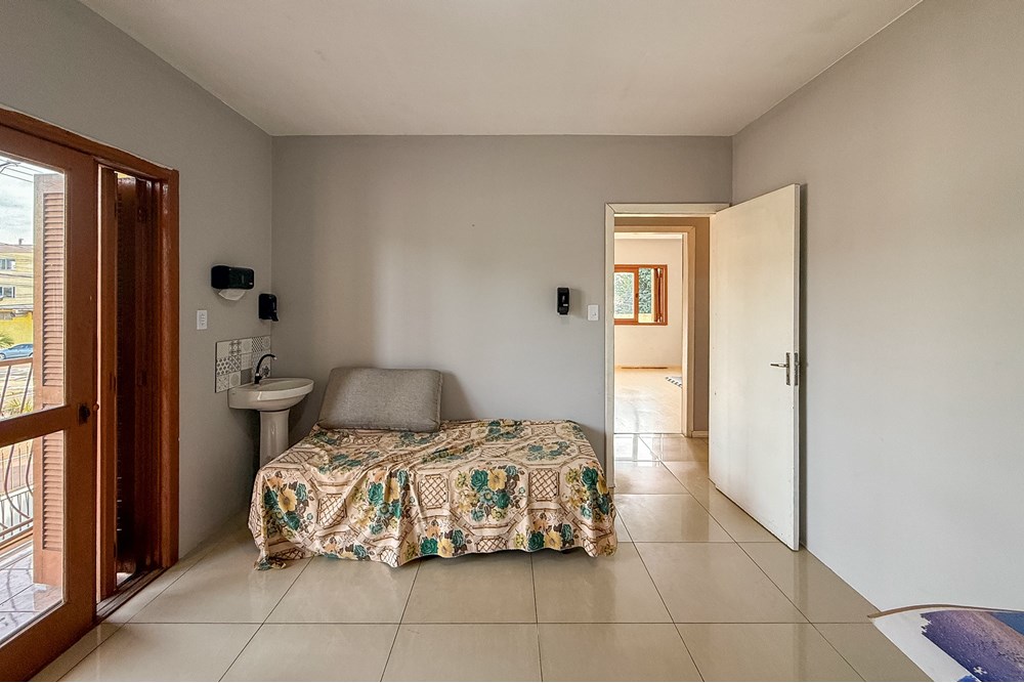 Casa à venda com 6 quartos, 285m² - Foto 26