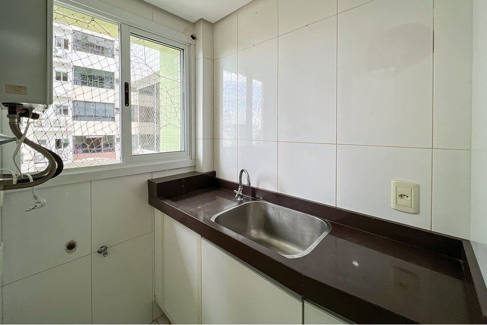 Apartamento à venda com 3 quartos, 145m² - Foto 4