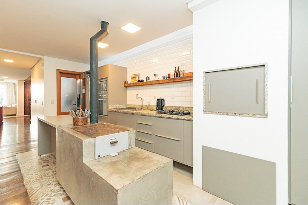 Casa à venda com 4 quartos, 310m² - Foto 32