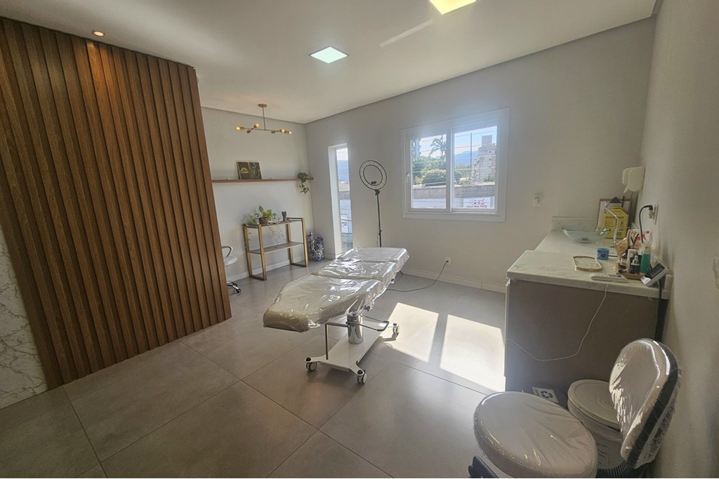 Casa à venda com 4 quartos, 326m² - Foto 16