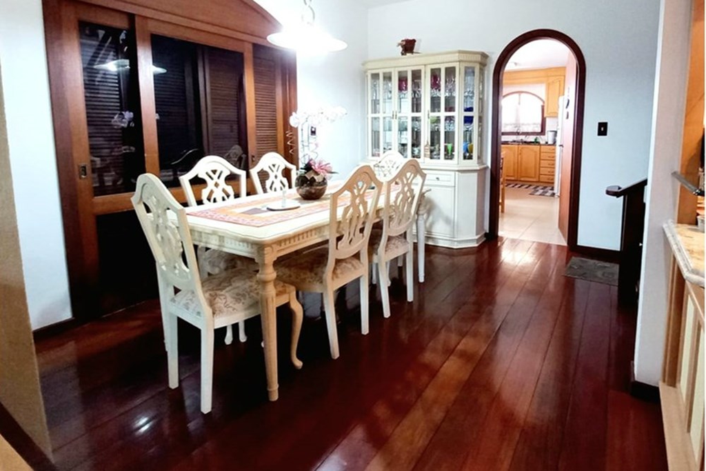 Casa à venda com 4 quartos, 321m² - Foto 4