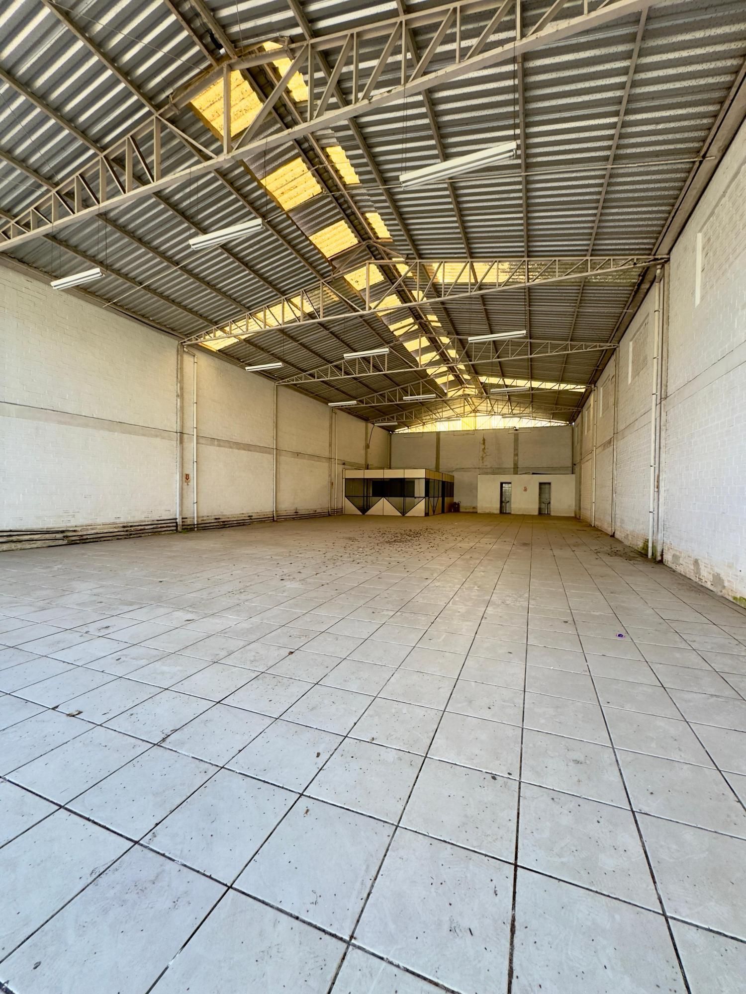 Loja-Salão para alugar com 3 quartos, 389m² - Foto 8