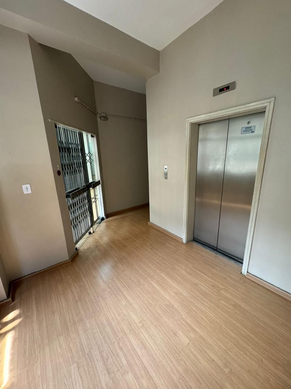 Sala-Conjunto, 196 m² - Foto 2