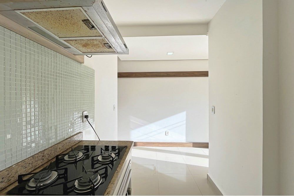 Casa à venda com 2 quartos, 77m² - Foto 7