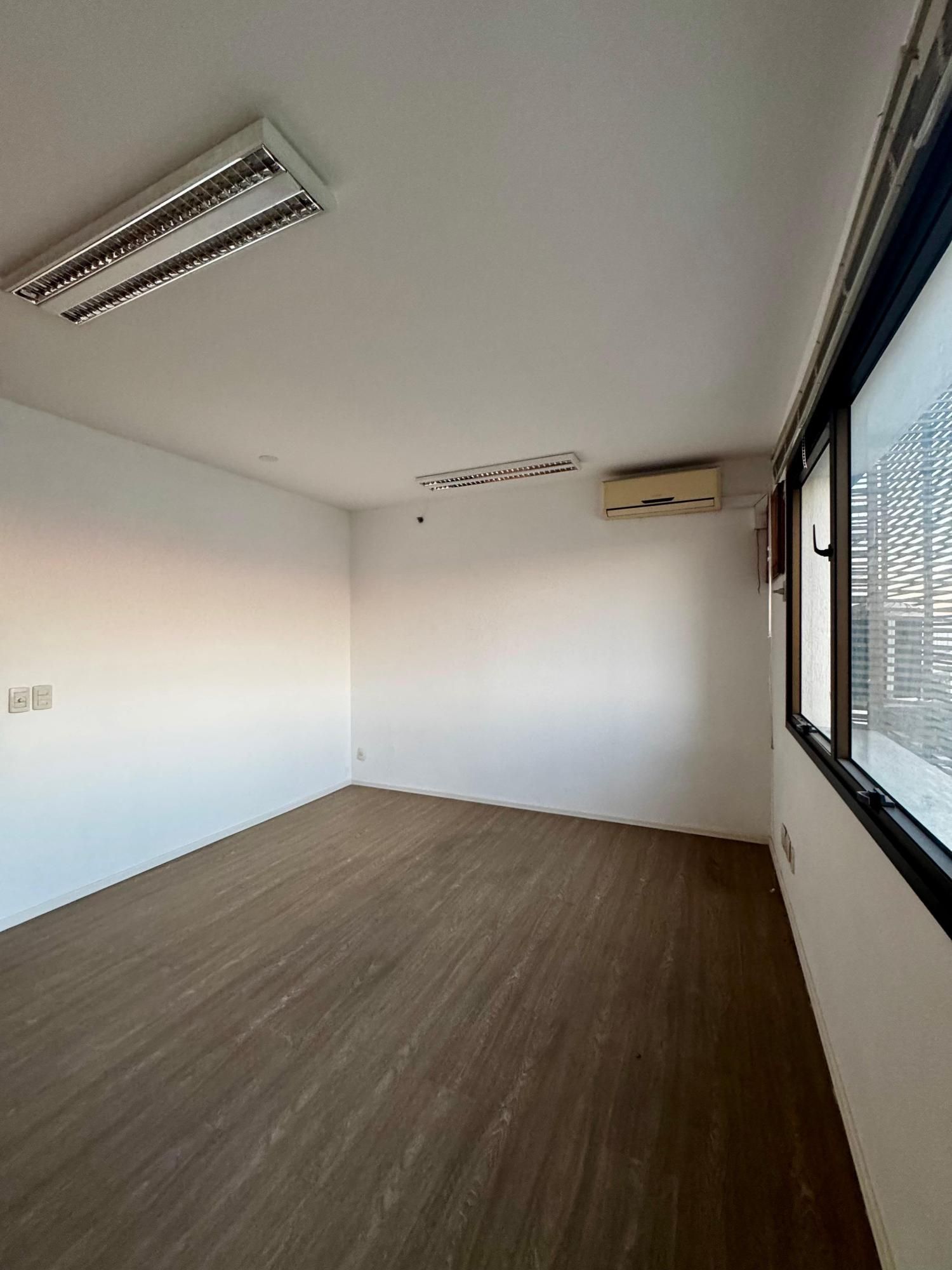 Depósito-Galpão-Armazém para alugar com 1 quarto, 34m² - Foto 3