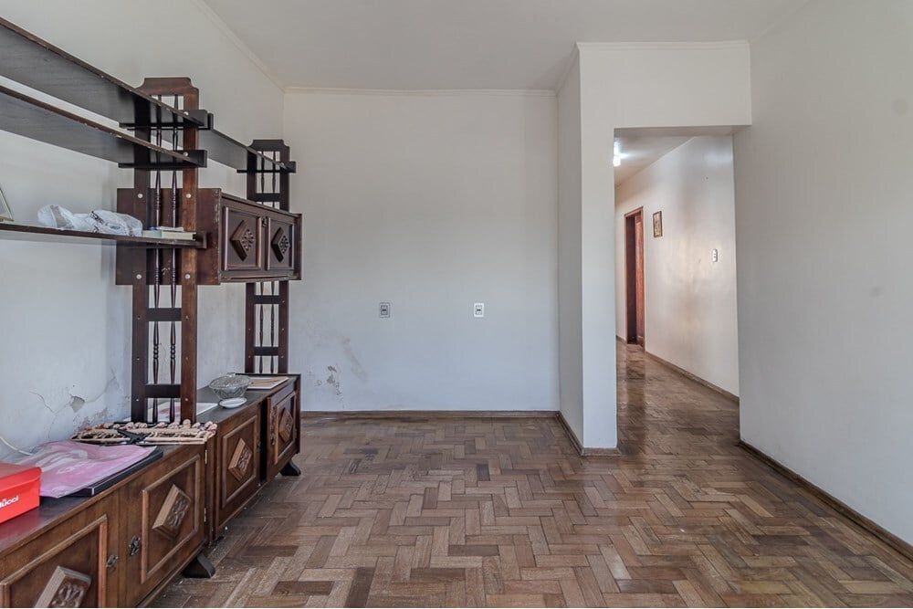 Casa à venda com 6 quartos, 209m² - Foto 12