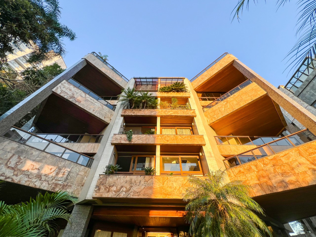 Apartamento à venda com 4 quartos, 277m² - Foto 1