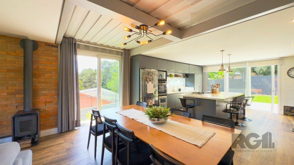 Casa à venda com 3 quartos, 334m² - Foto 6