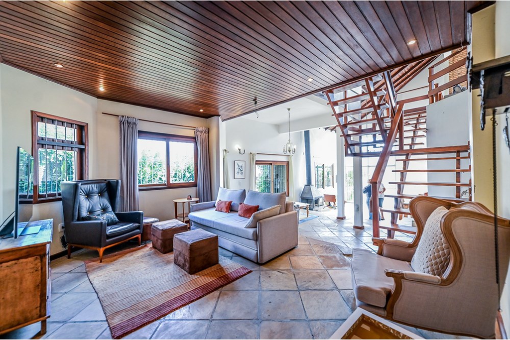 Casa, 4 quartos, 330 m² - Foto 1