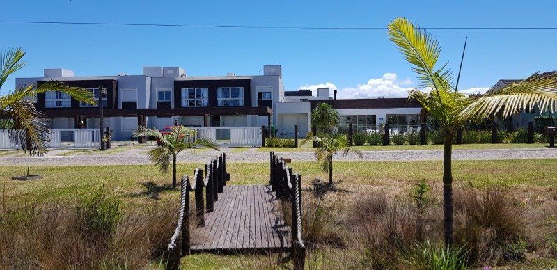 Apartamento à venda com 2 quartos, 75m² - Foto 2