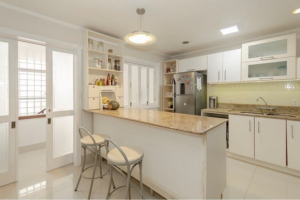 Casa à venda com 3 quartos, 350m² - Foto 42