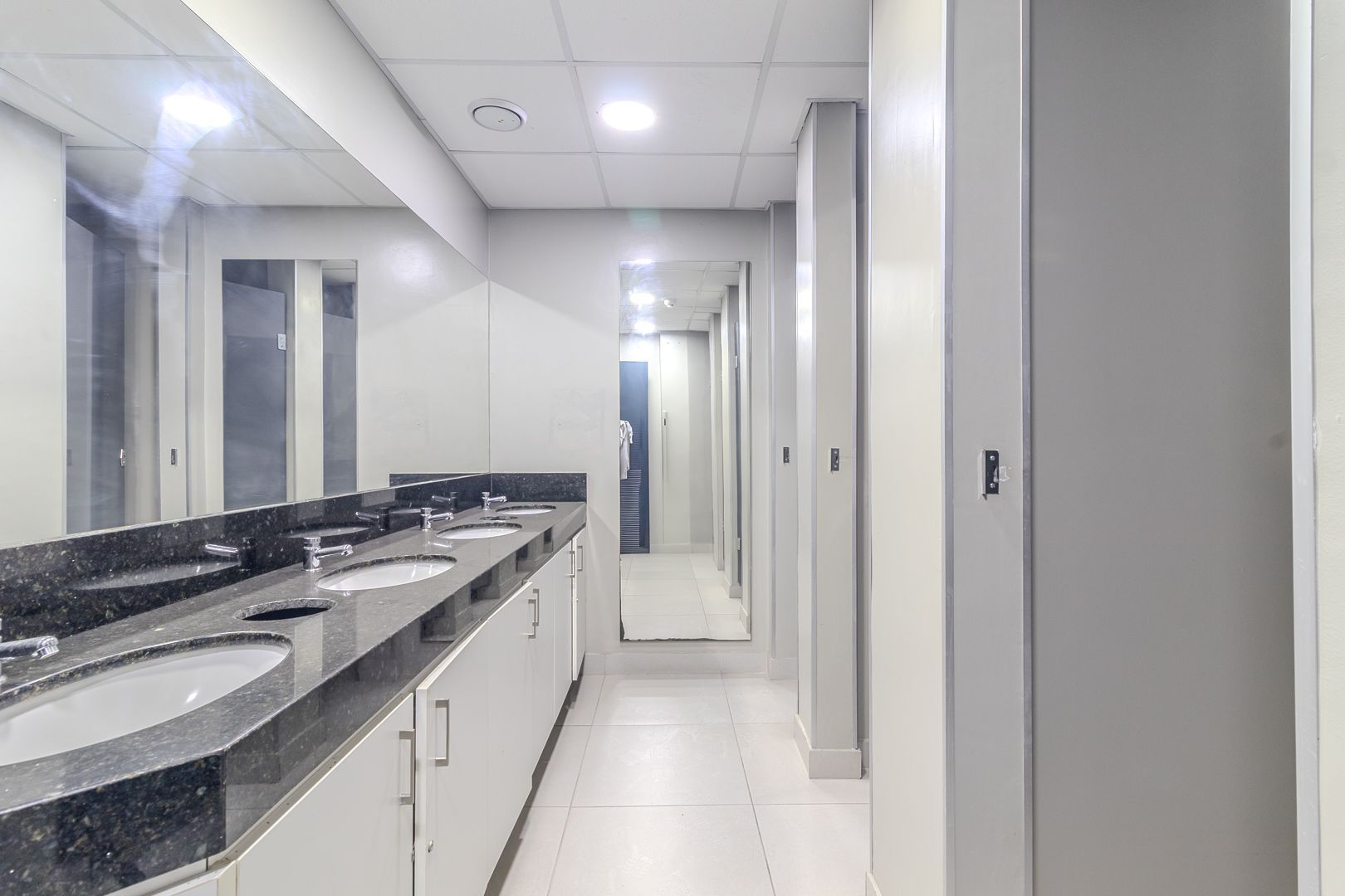 Prédio Inteiro para alugar com 4 quartos, 3451m² - Foto 46