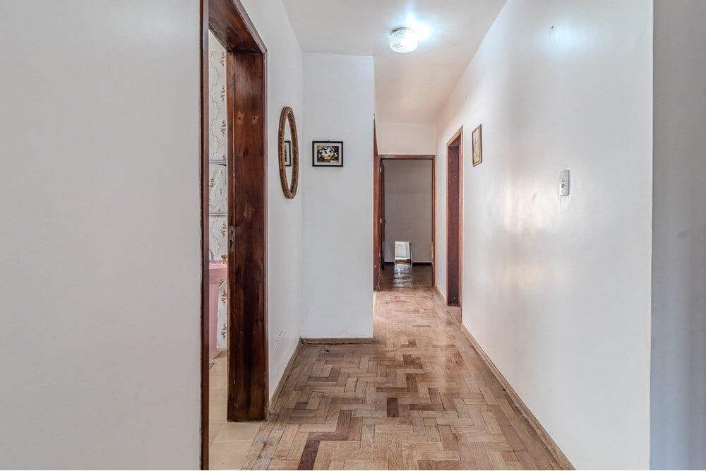 Casa à venda com 6 quartos, 209m² - Foto 16