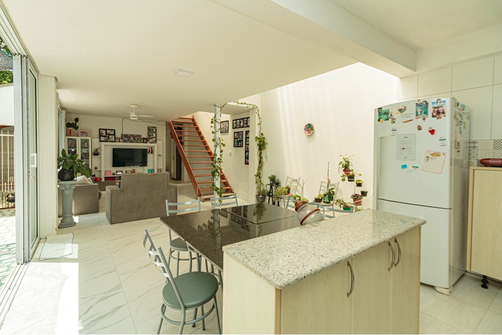Casa à venda com 3 quartos, 178m² - Foto 7