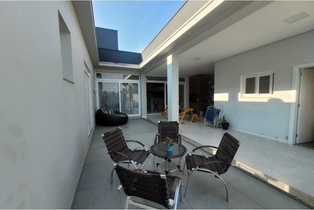 Casa à venda com 4 quartos, 326m² - Foto 18