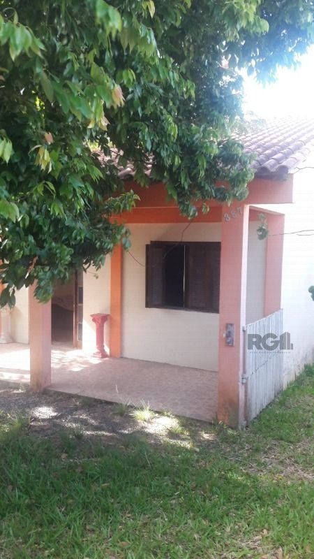 Casa à venda com 2 quartos, 100m² - Foto 1