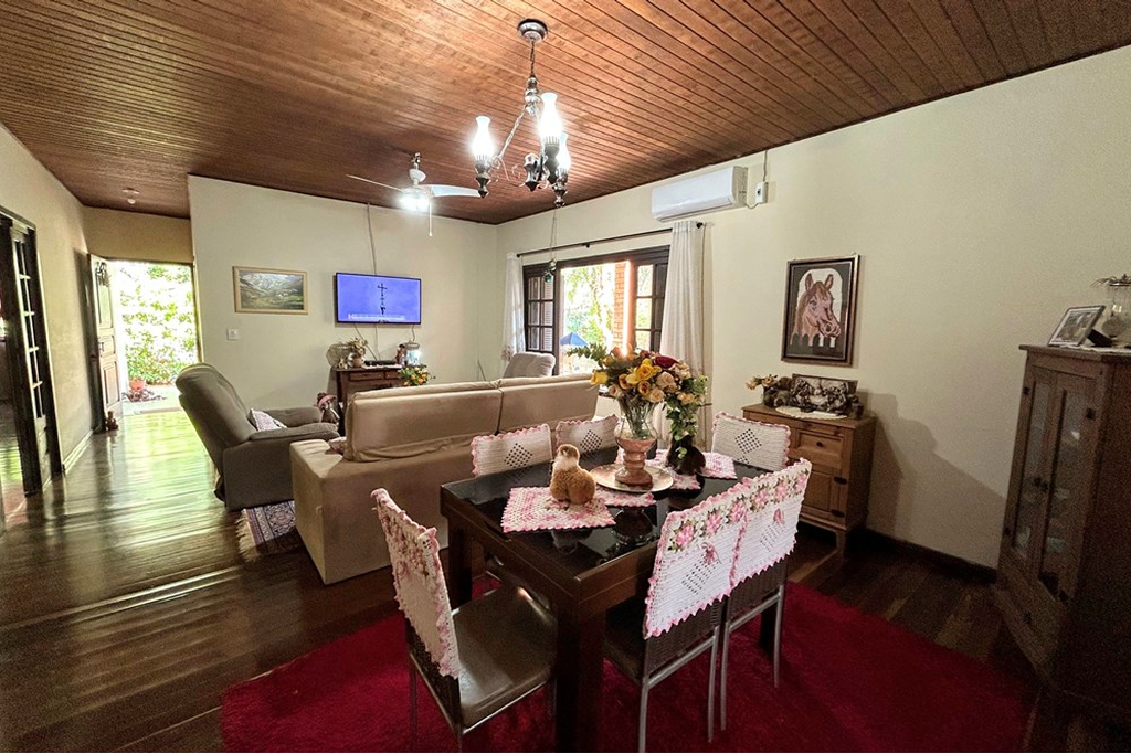 Casa à venda com 3 quartos, 213m² - Foto 21