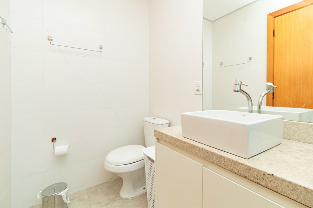 Casa à venda com 4 quartos, 310m² - Foto 2