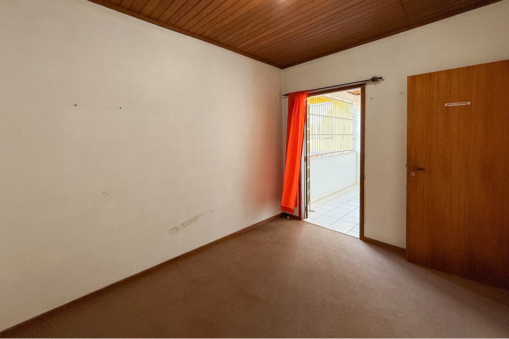 Casa à venda com 4 quartos, 251m² - Foto 3