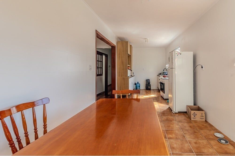 Casa à venda com 6 quartos, 209m² - Foto 7