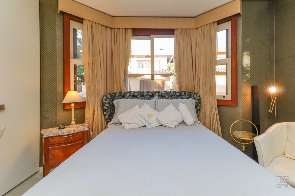 Casa de Condomínio à venda com 4 quartos, 379m² - Foto 9
