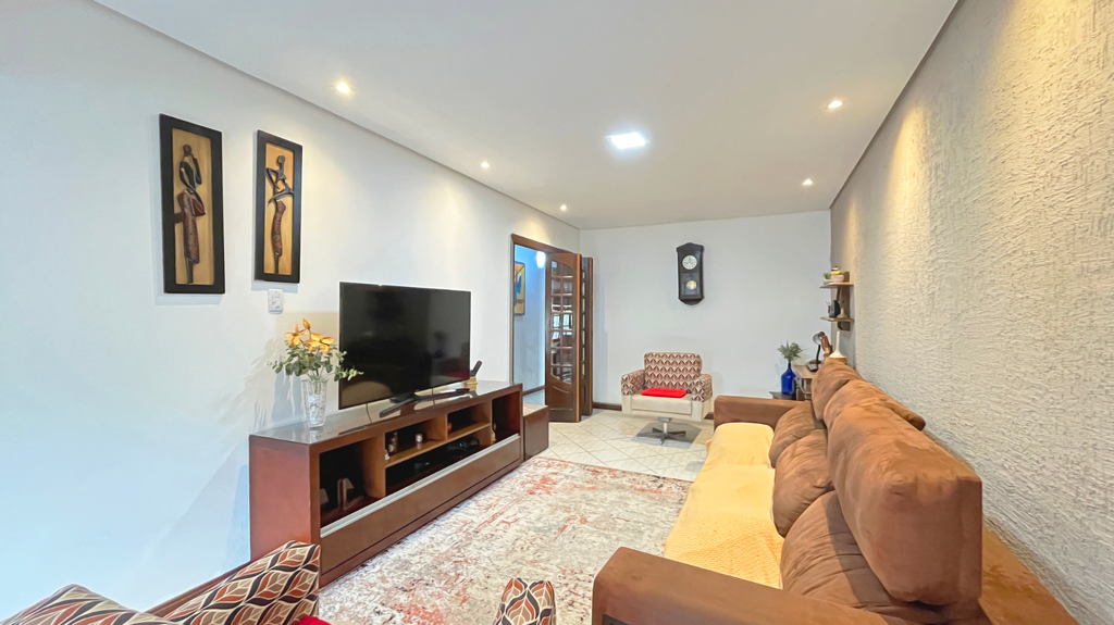 Casa à venda com 3 quartos, 155m² - Foto 2