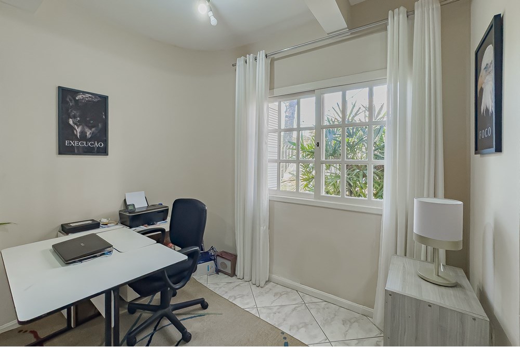 Casa à venda com 3 quartos, 214m² - Foto 25