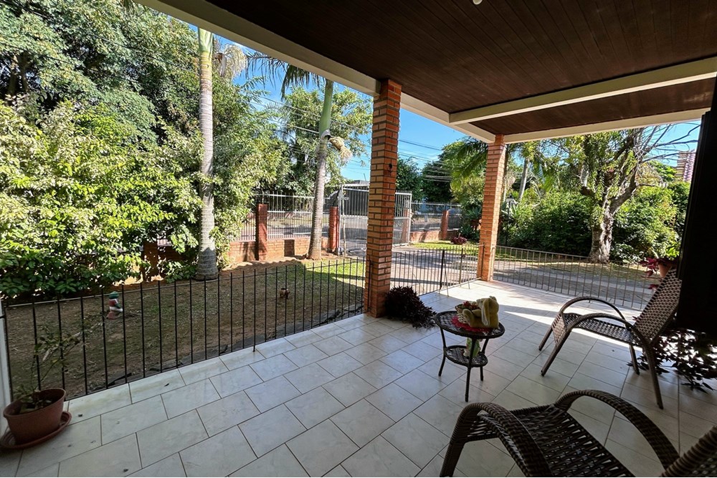 Casa à venda com 3 quartos, 213m² - Foto 10