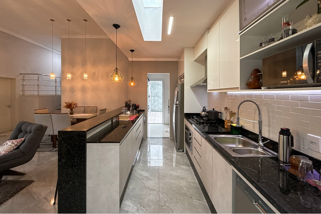 Casa à venda com 5 quartos, 194m² - Foto 18