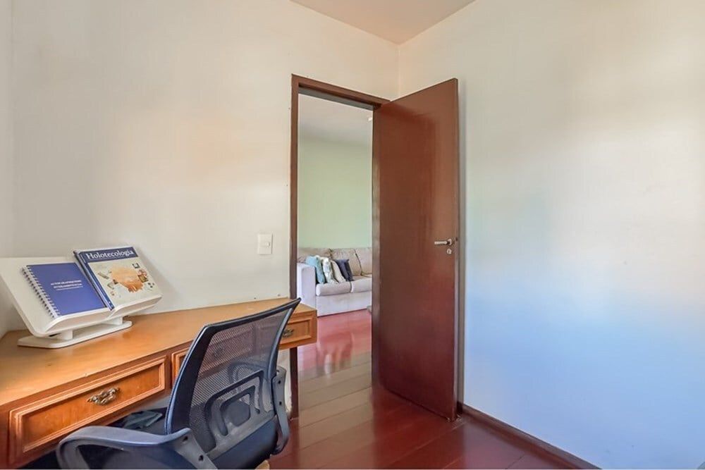 Casa à venda com 5 quartos, 209m² - Foto 6