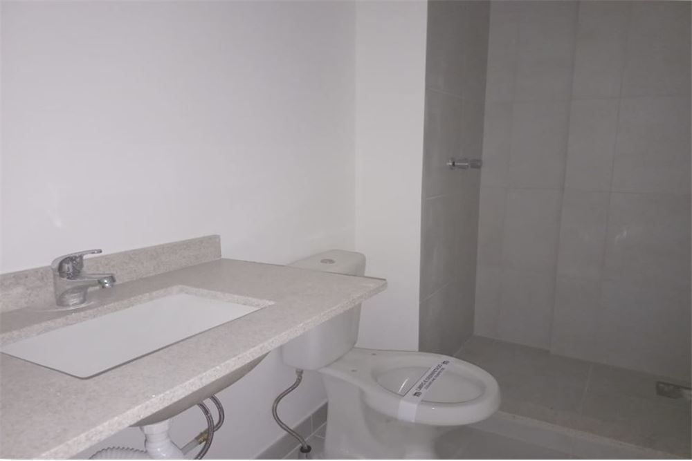 Apartamento à venda com 3 quartos, 67m² - Foto 2
