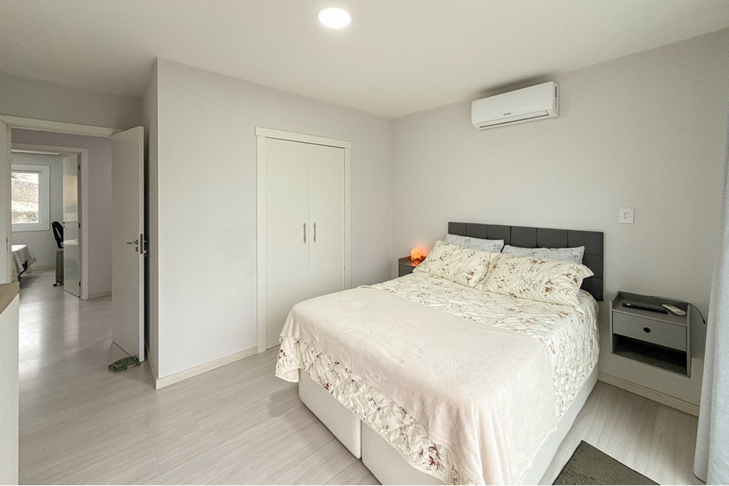 Casa à venda com 5 quartos, 194m² - Foto 41
