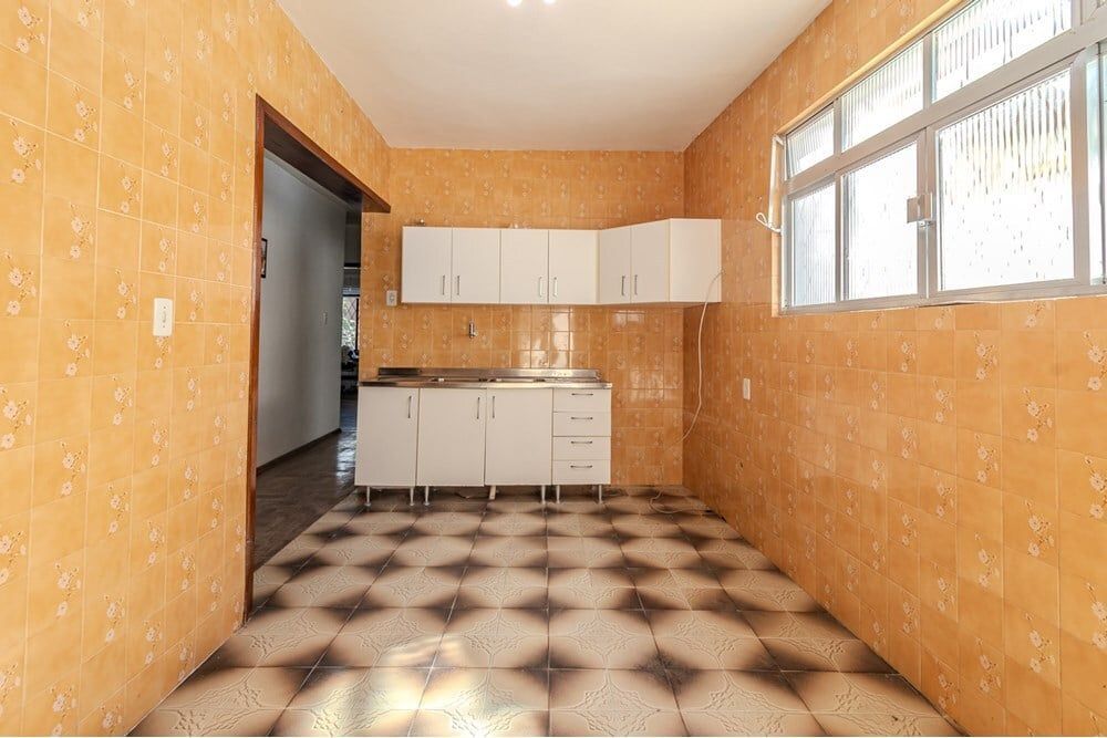 Casa à venda com 6 quartos, 209m² - Foto 15