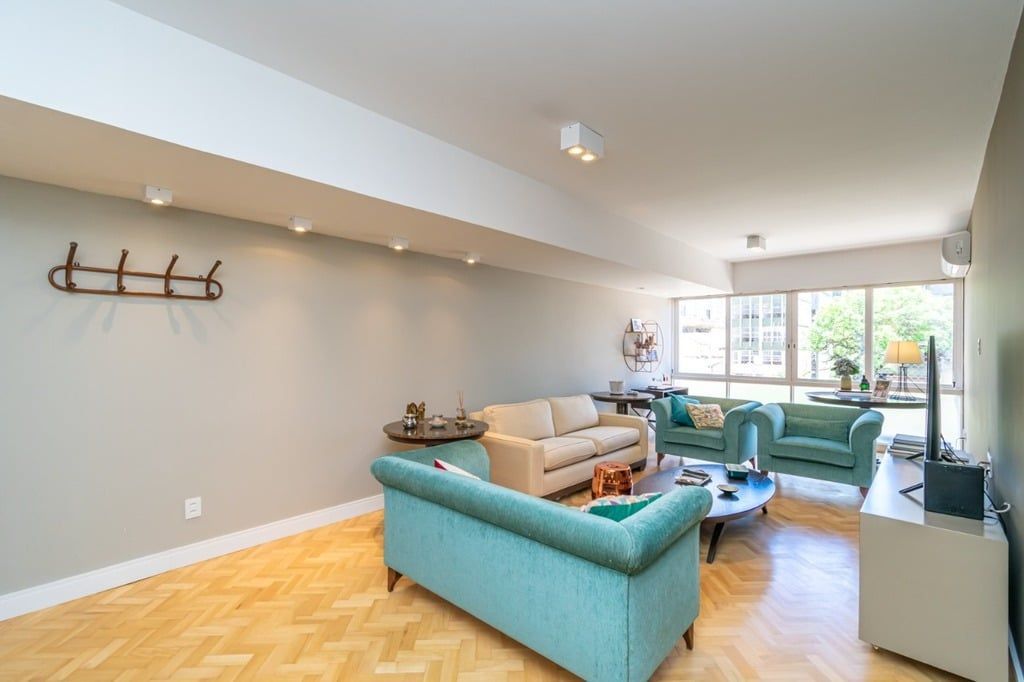 Apartamento à venda com 3 quartos, 121m² - Foto 2