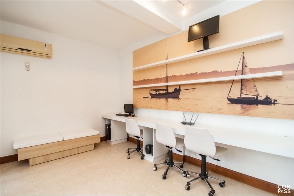 Casa de Condomínio à venda com 3 quartos, 228m² - Foto 2