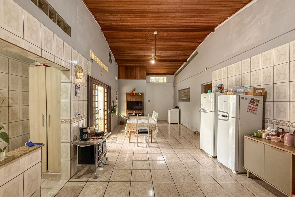 Casa à venda com 6 quartos, 285m² - Foto 16